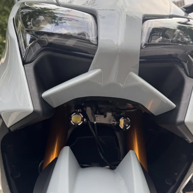 雅马哈tmax560射灯支架22-25通用。不磕挡泥板 