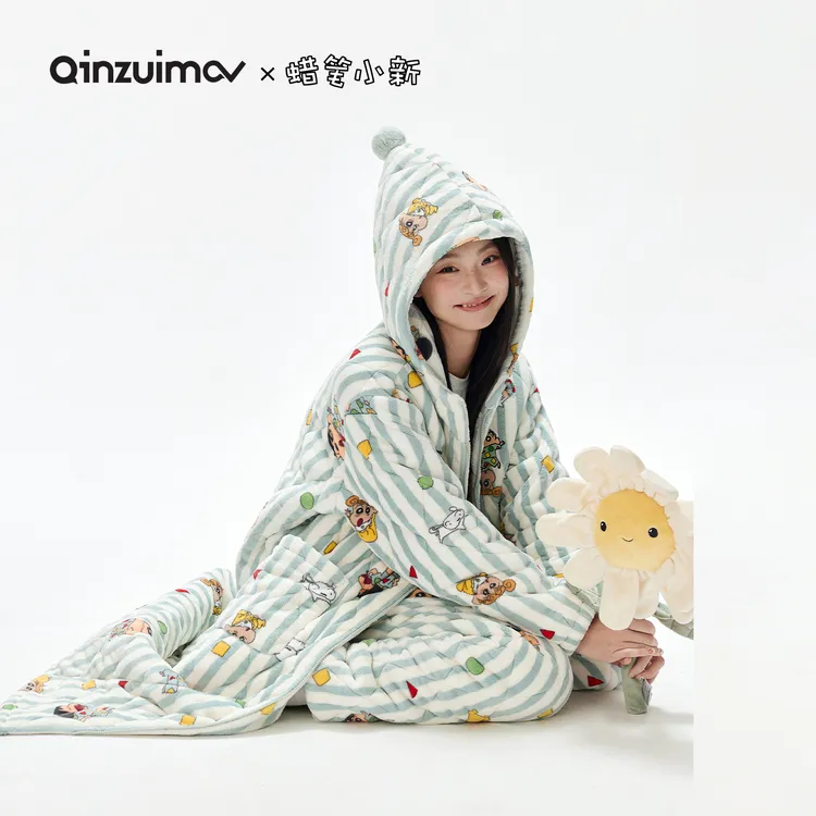 亲嘴猫【蜡笔小新】三层加厚保暖法兰绒夹棉连帽睡衣睡袍家居服冬