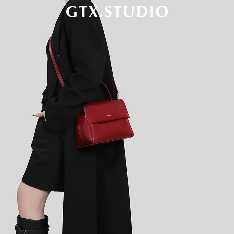 谷田西小众高级感红色结婚包女日常可用新娘小方包斜挎手提包包