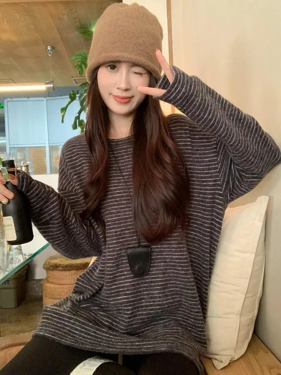 2025新款休闲时尚气质条纹中长款上衣慵懒风粗毛圆领打底衫女秋冬