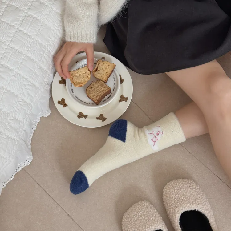 冬季保暖薄款厚款秋季中筒中筒袜长筒袜公主风学院风可爱小狗百搭