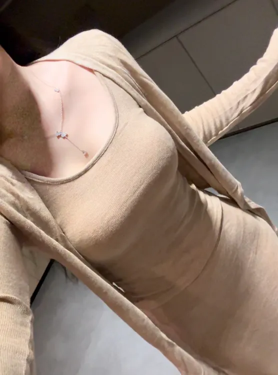 老钱风套装女法式气质U领针织背心长袖不规则开衫半身长裙三件套