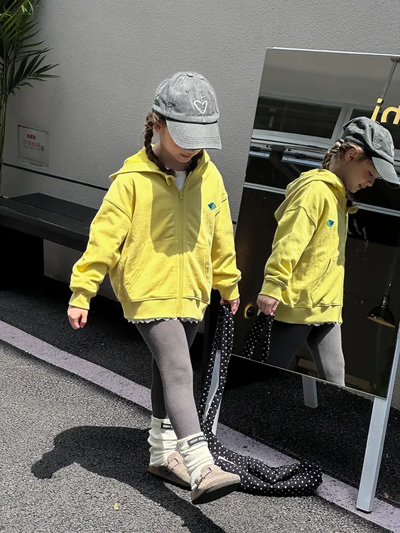 男女童宝宝宽松加绒卫衣春秋外套休闲儿童舒适保暖连帽拉链衫上衣