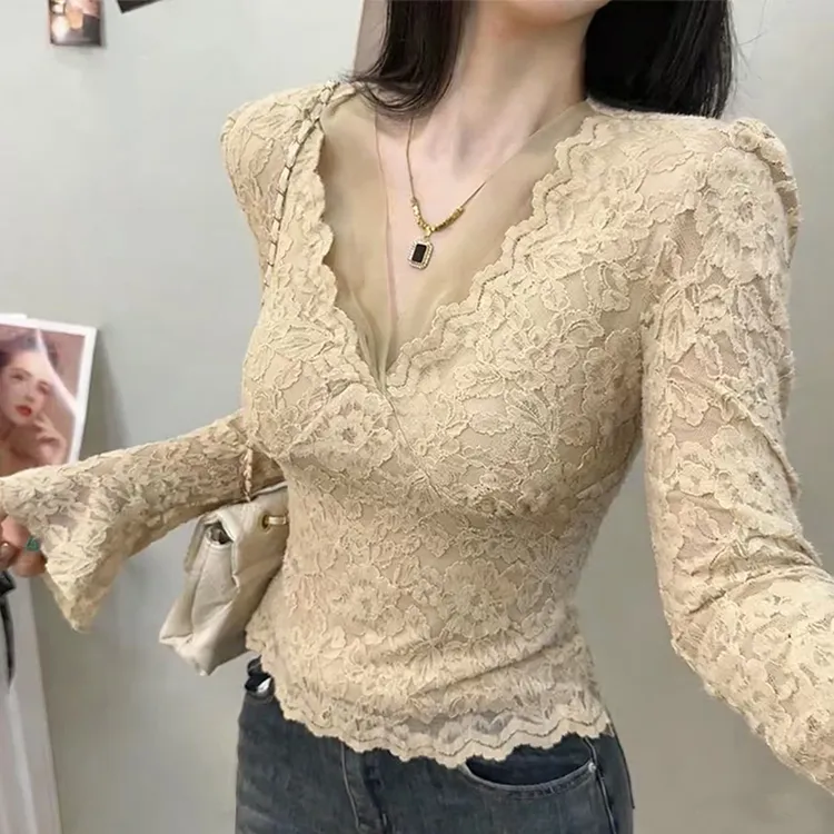 勾花蕾丝长袖加绒打底衫女2025秋冬洋气内搭小衫修身显瘦V领上衣