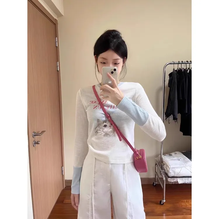 拼色正肩长袖t恤女白色内搭打底衫春秋2024年新款别致小短款上衣