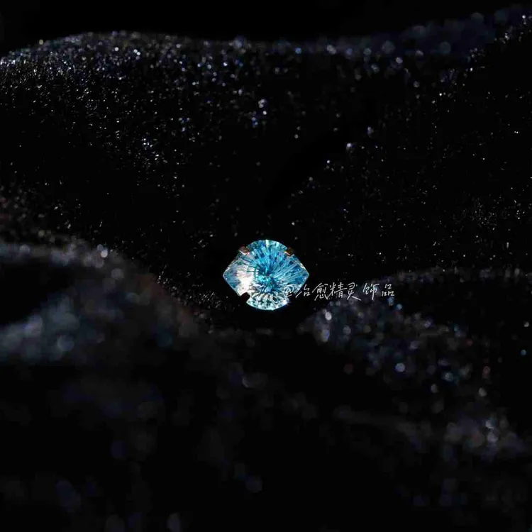 钛合金锆石耳饰 【情人之眼】钛合金5a锆石华子双色渐变耳骨耳蜗钉