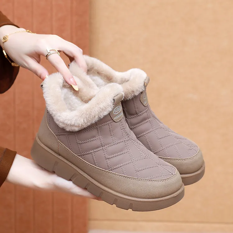 冬季新款妈妈棉鞋中老年短靴防滑软底加绒保暖棉靴特厚外穿