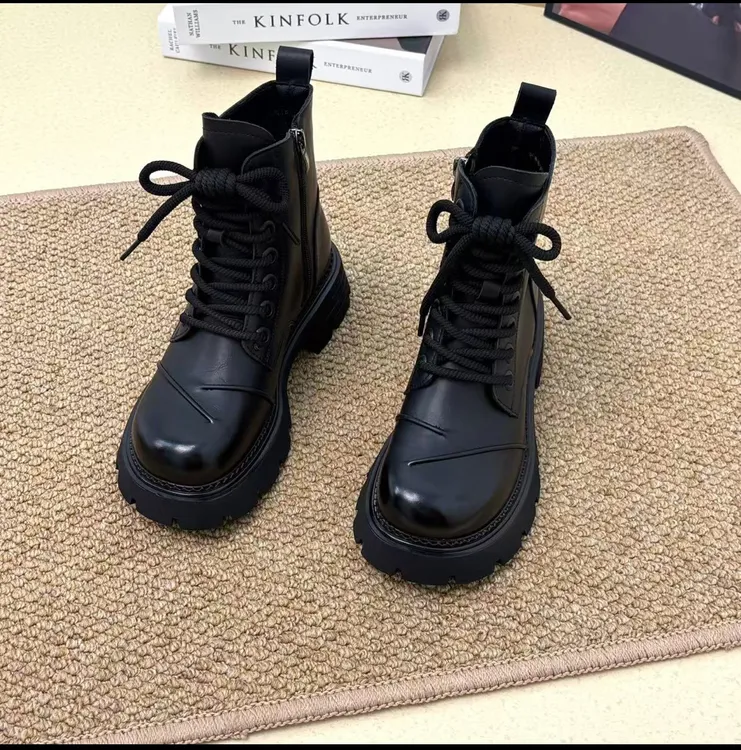 马丁靴厚底冬季靴子女单靴秋冬2025英伦风系带薄款冬款女靴网红