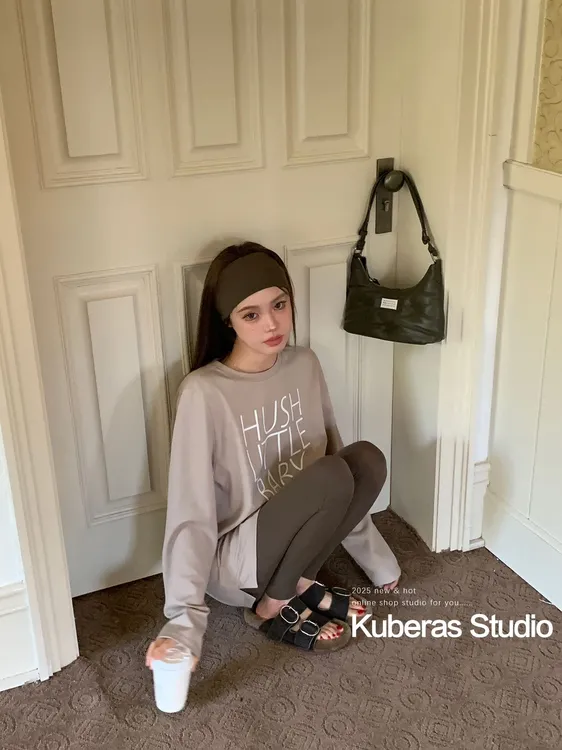 2025早春新款时尚打底T恤气质显瘦洋气休闲百搭宽松圆领套头上衣