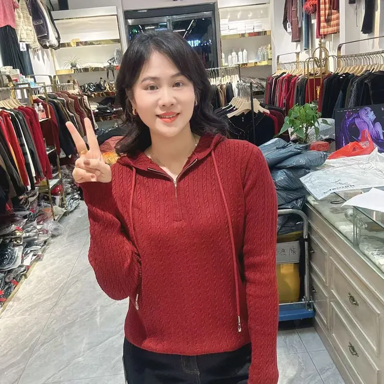 5-7928针织连帽线衣