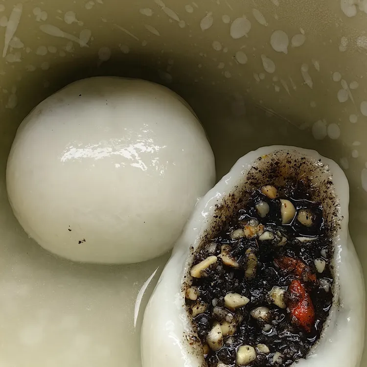 黑芝麻汤圆花生，红糖汤圆,