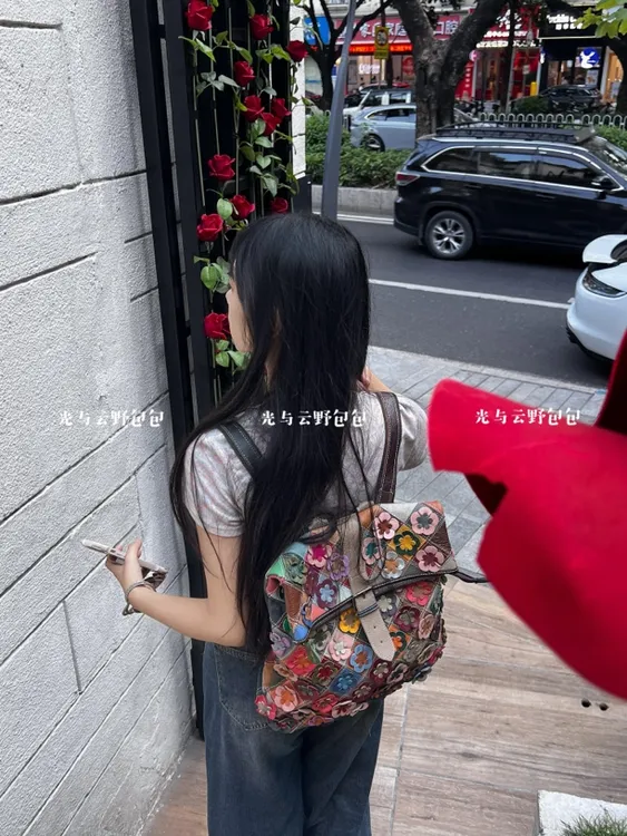 采花姑娘洋气大容量双肩包时尚小众印花头层牛皮百搭休闲女士网红