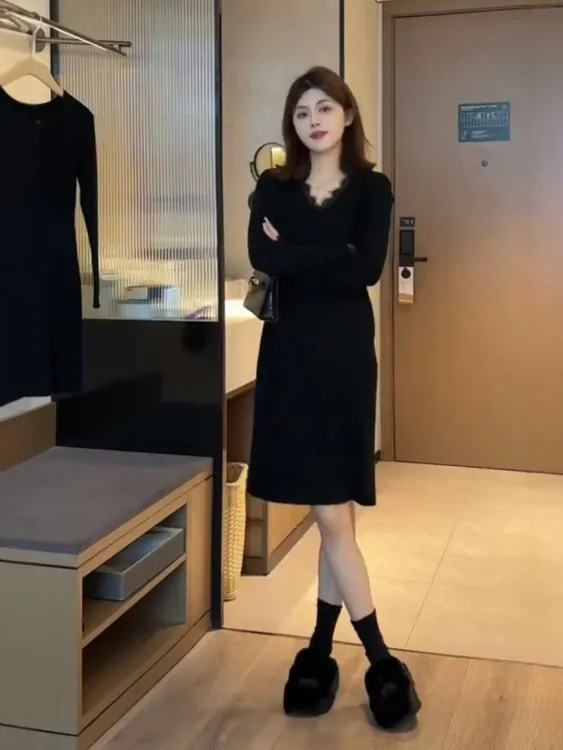 法式轻奢时尚高级感洋气减龄连衣裙女冬季新款显瘦拼接气质裙子潮