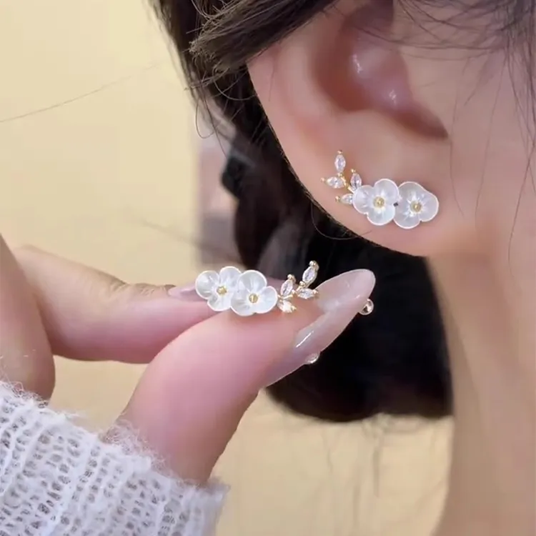 925银针耳环2025新款爆款高级感贝壳花朵锆石耳钉轻奢小众耳饰