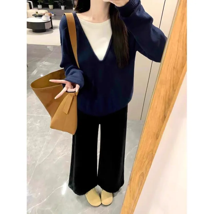 慵懒风软糯V领藏青色假两件针织衫女秋冬学院风气质宽松毛衣上衣