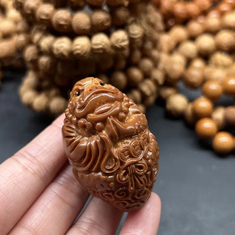 单颗聚宝盆蟾仙金蟾仙人手把件巴西橄榄核雕刻手球需要打孔备注