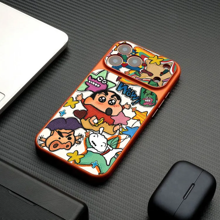 蜡笔小新适用iphone17promax手机壳适用苹果16/15/14/13皮纹创意