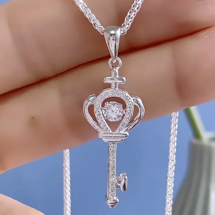 坠链均足银锆石 足银灵动皇冠钥匙项链