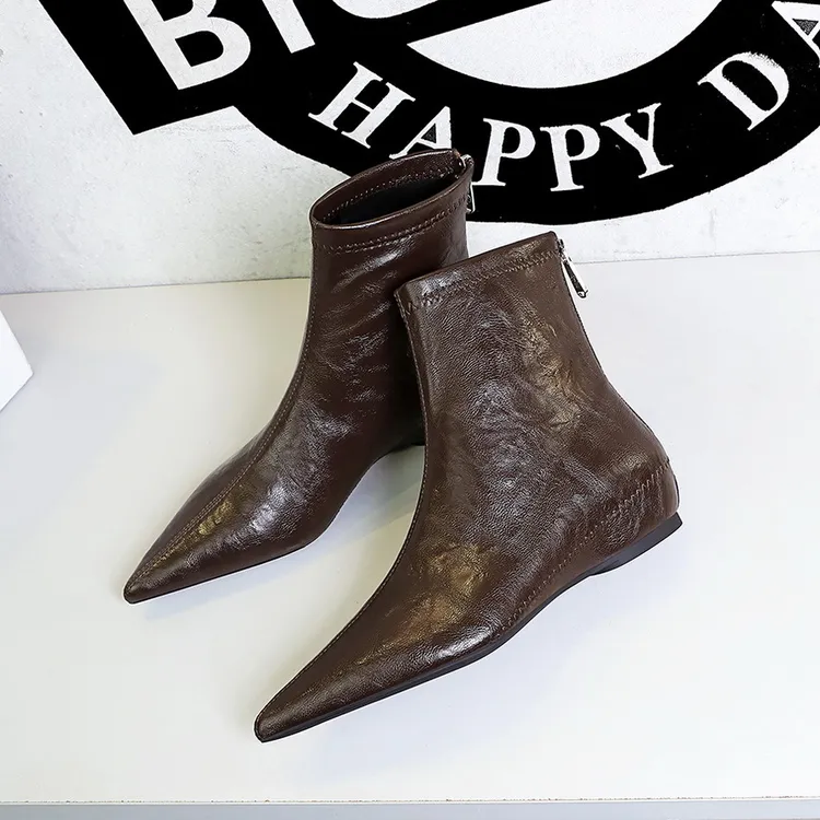 短靴女欧美复古尖头坡跟内增高小皮靴后拉链棕色简约显瘦中跟靴子