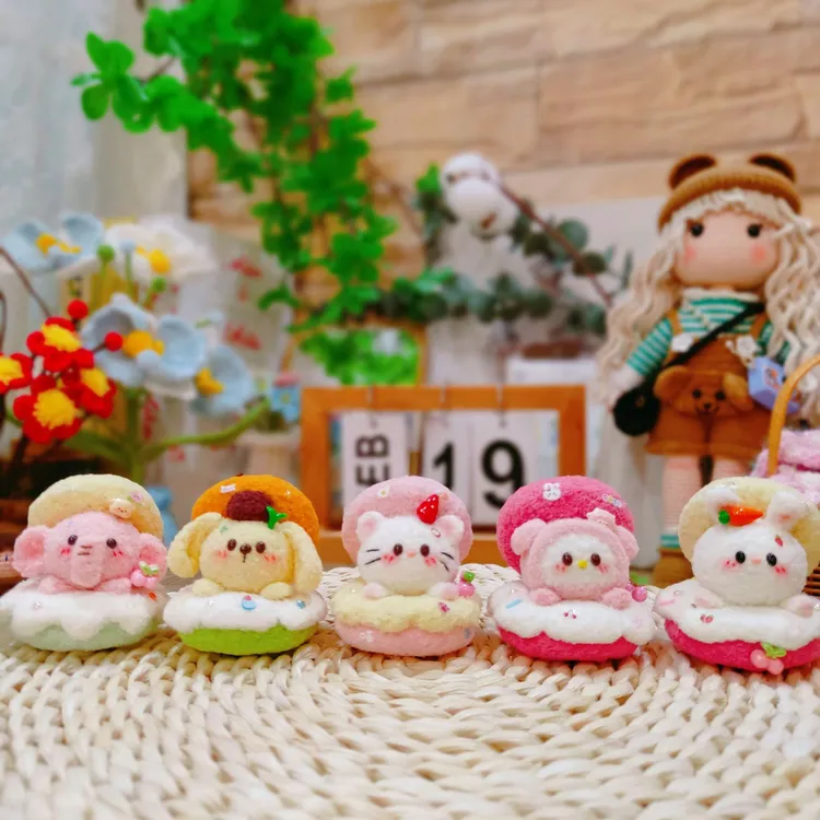 DIY手工钩织针织马卡龙小奶糕可爱治愈送女朋友创意手工编织玩偶