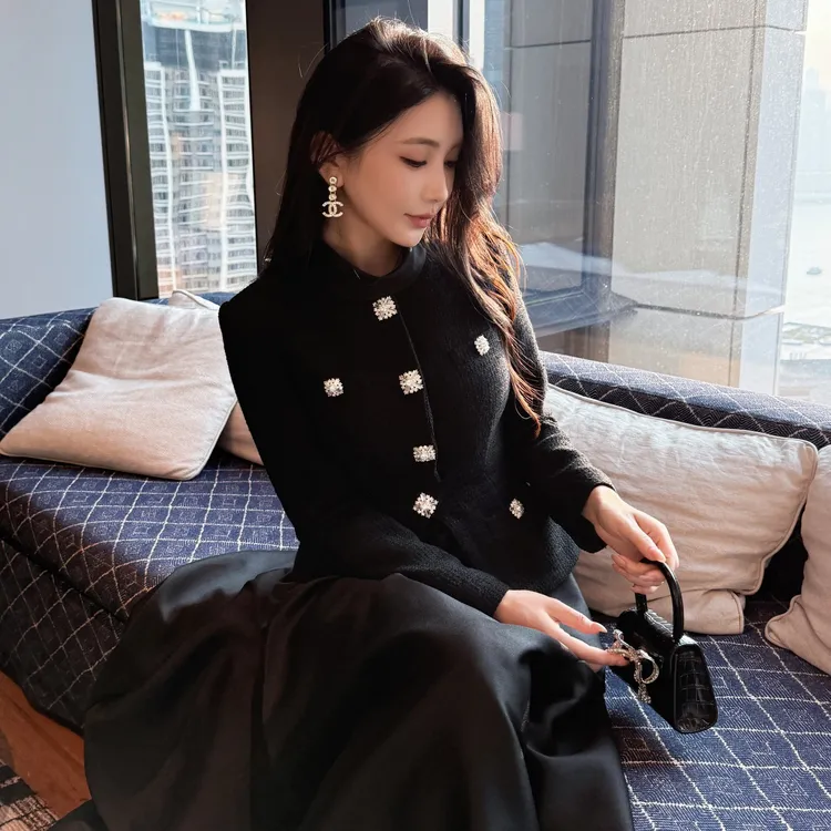 秋冬高级感法式小香风毛呢拼接黑色长袖修身连衣裙巨好看大摆长裙