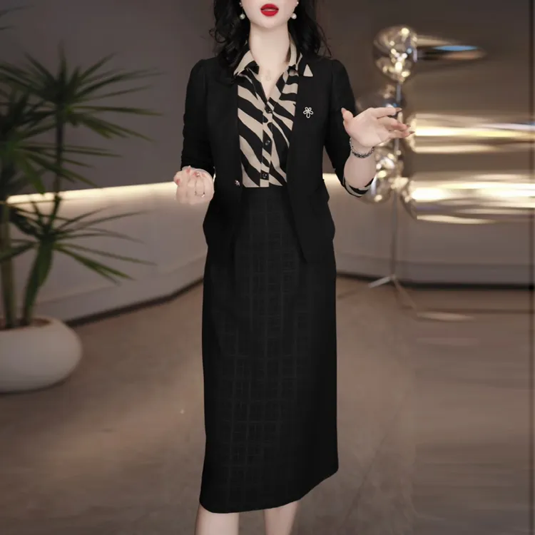设计感高端时尚干练连衣裙套装2025秋季新款端庄大气减龄两件套裙