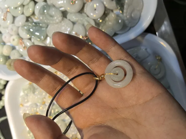 子母扣白色简约百搭精美挂件