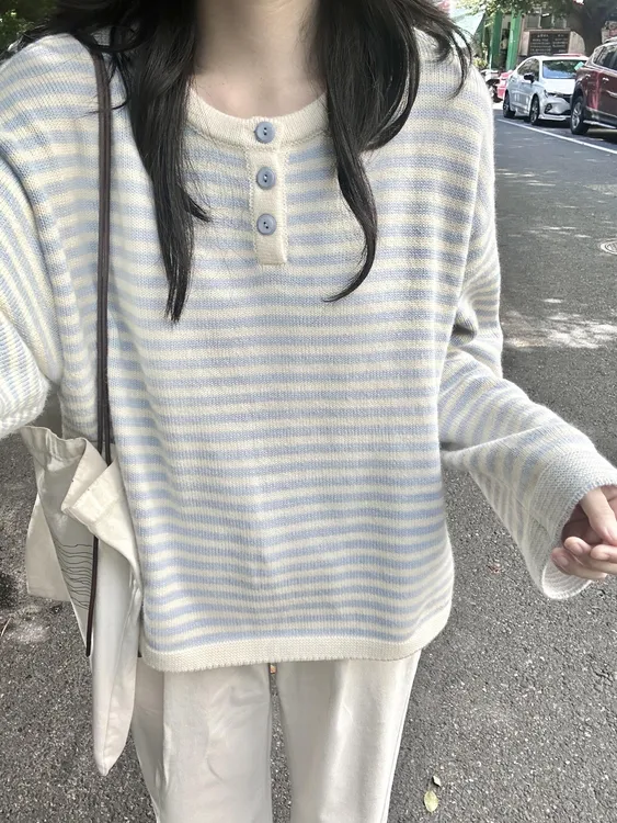 温柔气质甜美风圆领纽扣条纹针织毛衣女秋款搭配宽松休闲裤两件套