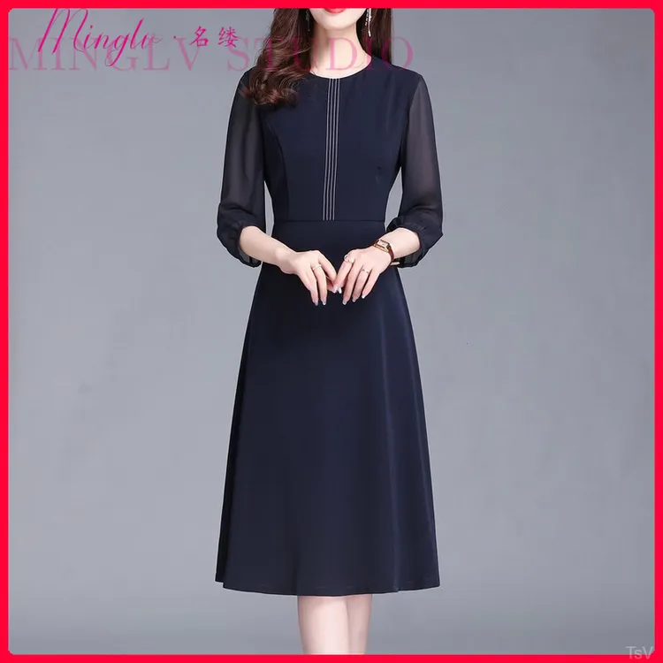 2025新款女装藏青色轻奢连衣裙女春秋大牌高端气质七分袖纯色裙子