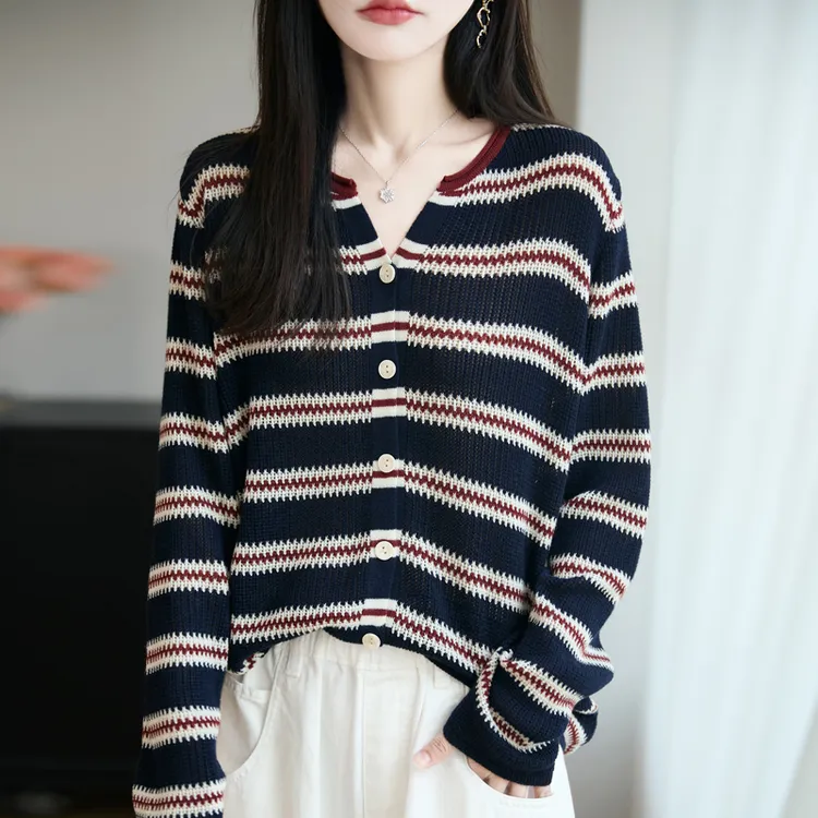哥弟阿玛施官方新款卷边V领条纹针织开衫秋季时髦百搭长袖上衣女