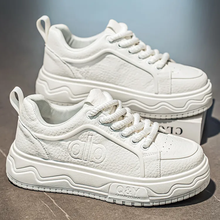 高级感百搭小白鞋男2025秋冬新款厚底内增高男板鞋百搭运动休闲鞋