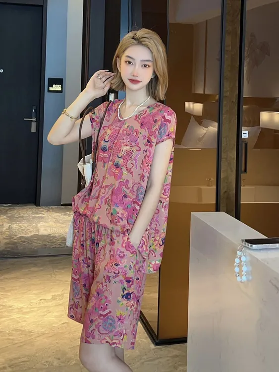 （No退No换）国风套装.不退不换）V领侧开叉小飞袖气质短裤套装