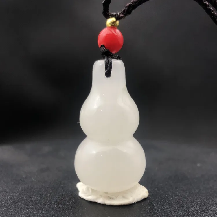 天然冰白金丝玉葫芦特价款，工厂直销吊坠手串手镯支持加工定制。