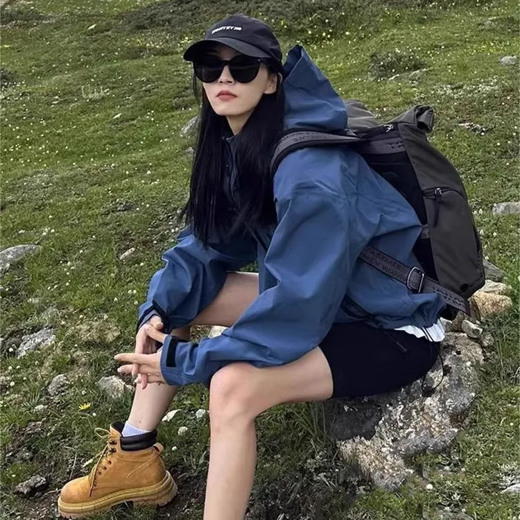 德国三合一冲锋衣户外美式男女款春秋草原旅游穿搭新款情侣登山服
