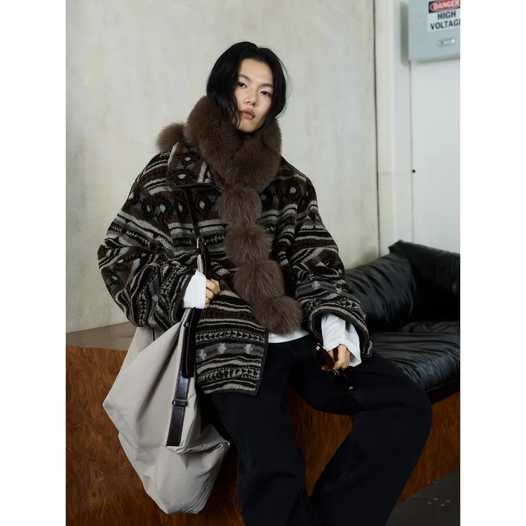 JCCC影子【费尔岛游记】咖色复古立领廓形短款摇粒绒外套JE5PPW11