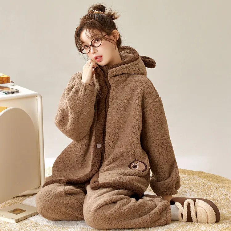 秋冬季羊羔绒睡衣女卡通可爱连帽巨保暖加厚宽松家居服大码