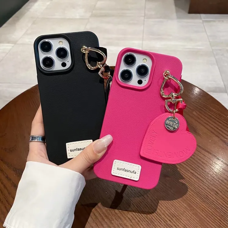 适用苹果16手机壳潮牌字母iPhone13/12爱心套女xsmax软壳14荔枝纹