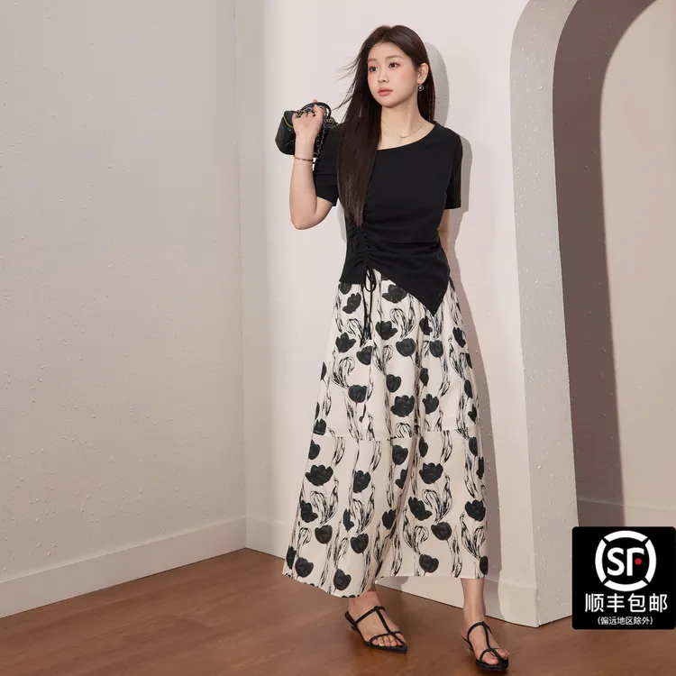【水墨黑玫】大码女装不规则短袖T恤印花显瘦半裙加宽加大女装