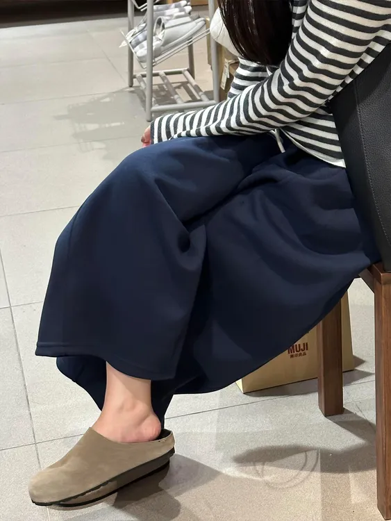 胖mm藏青色弯刀阔腿裤女春秋款宽松显瘦休闲运动裤慵懒风大码裤子