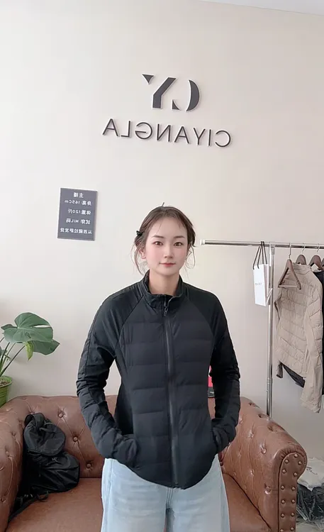 白鸭绒轻薄女士轻型瑜伽羽绒服 修身运动保暖 便携无压