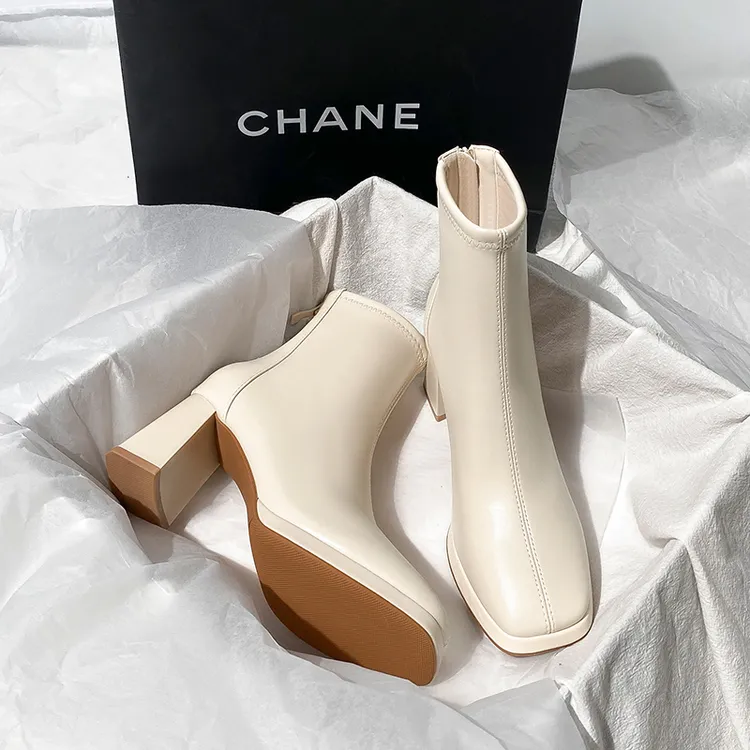 2025流行小短靴百搭防水台高跟短靴后拉链粗跟马丁靴白色靴子女