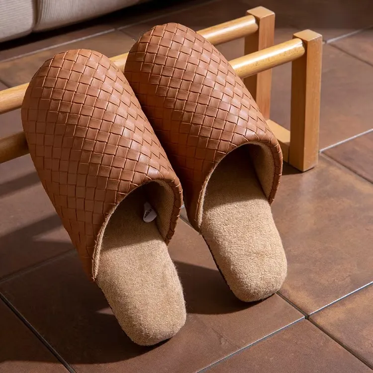 日式静音时尚居家皮拖鞋 防滑软底