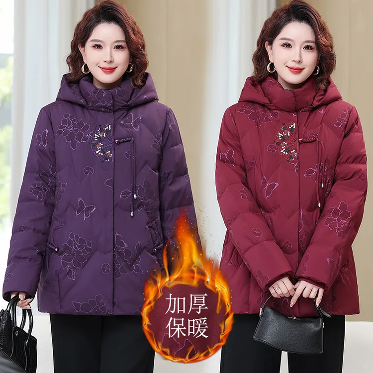 新中式妈妈特大码羽绒服时尚洋气复古风连帽羽绒服中老年女加肥款
