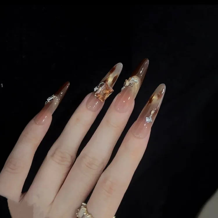 【莫妮卡】纯手工穿戴纯欲气质指尖渐变高级显白纯手作美贴片美甲