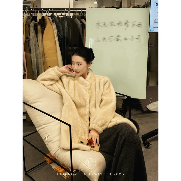 鹭青一原创【晴方好】复古环保毛保暖毛毛外套女L25D1103L