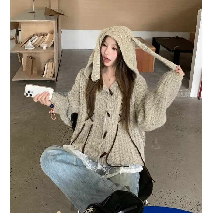 慵懒设计感牛角扣连帽毛衣外套女装秋季新款百搭宽松显瘦休闲上衣