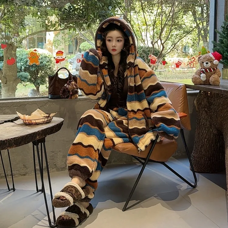 睡衣女秋冬款冬季珊瑚绒家居服法兰绒加厚款冬天大码加绒保暖套装