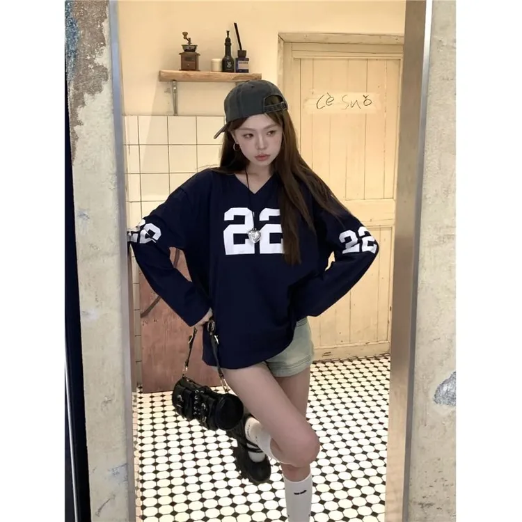 春秋季新款美式复古V领宽松字母印花长袖T恤女防晒罩衫上衣chic潮