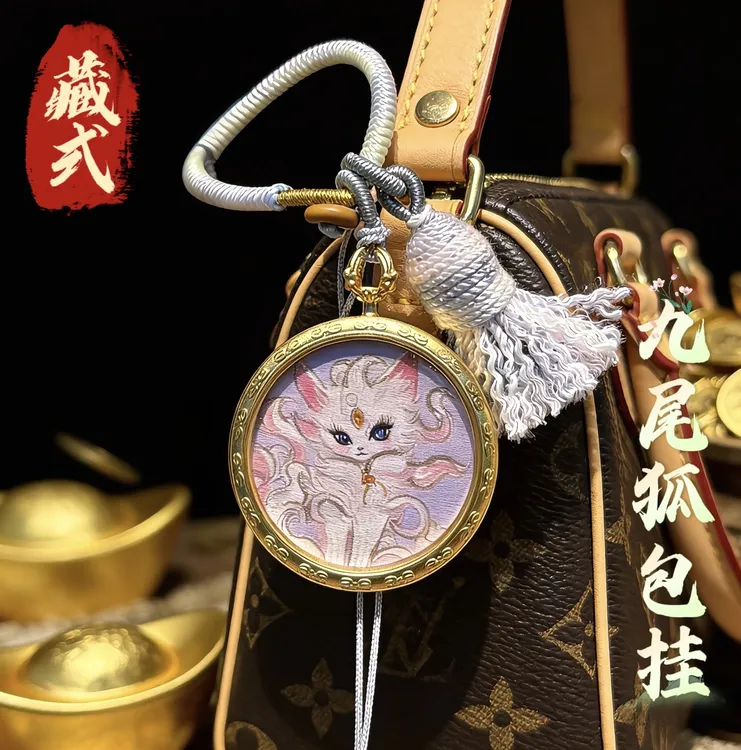 藏式手绘【九尾狐】矿物质颜料「拒绝打印」圆形唐卡 金箔描金 包包挂
