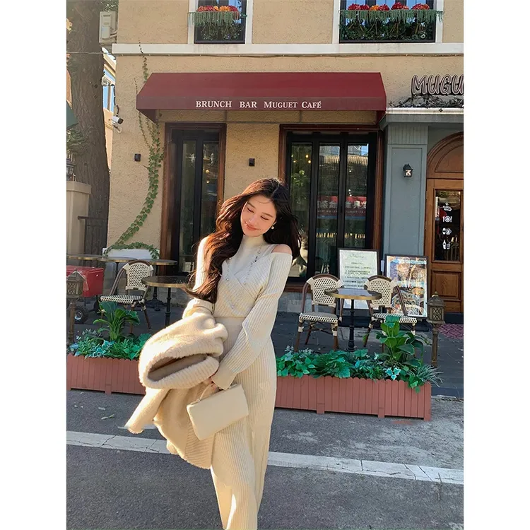 2025秋季新款时尚气质收腰针织连衣裙小众设计感露肩假两件长裙女